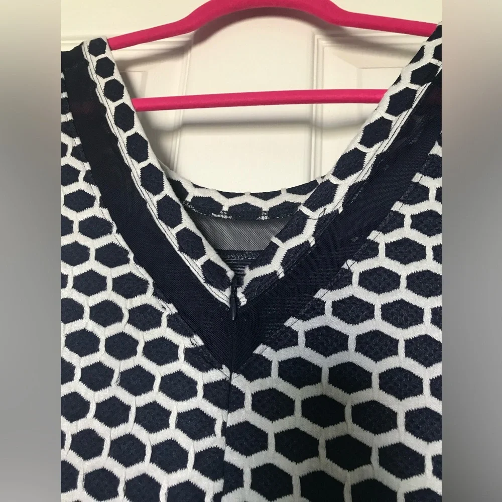 Dress - Picture 5 of 10